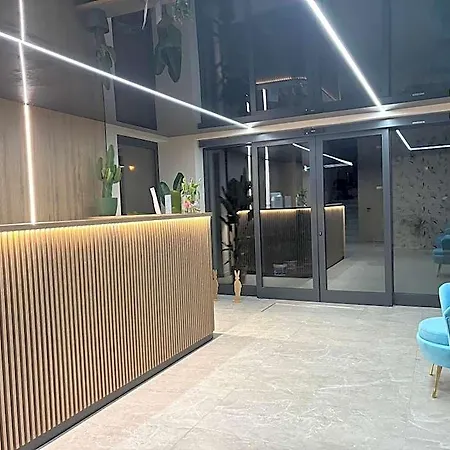 Eden Premium Sauna, Jacuzzi Szálloda 3*