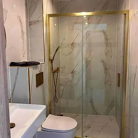 Eden Premium Sauna, Jacuzzi Szálloda 3*